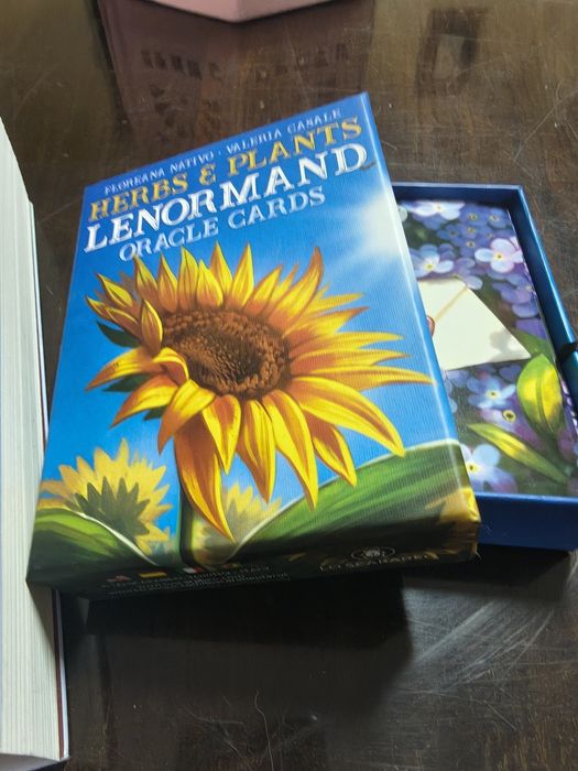 Livros e baralho Petit Lenornormande Tarot Novo