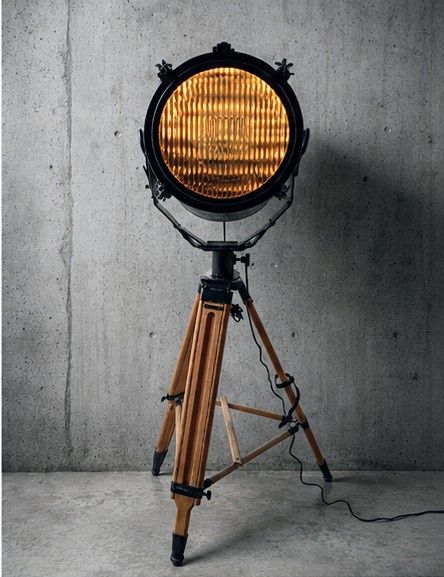 Lampa stojąca loftowa