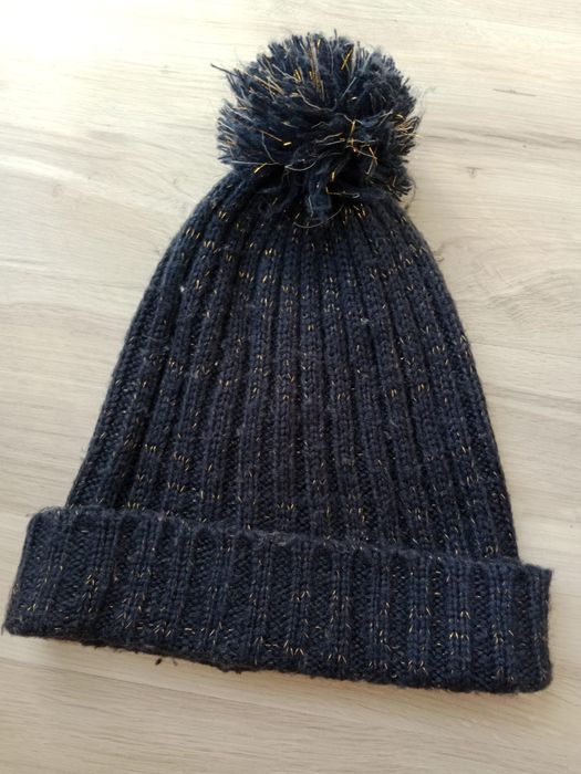 Granatowa czapka zimowa damska z pomponem top secret