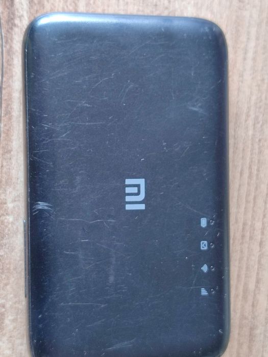 Роутер карманий . Не включаються,є коробка.