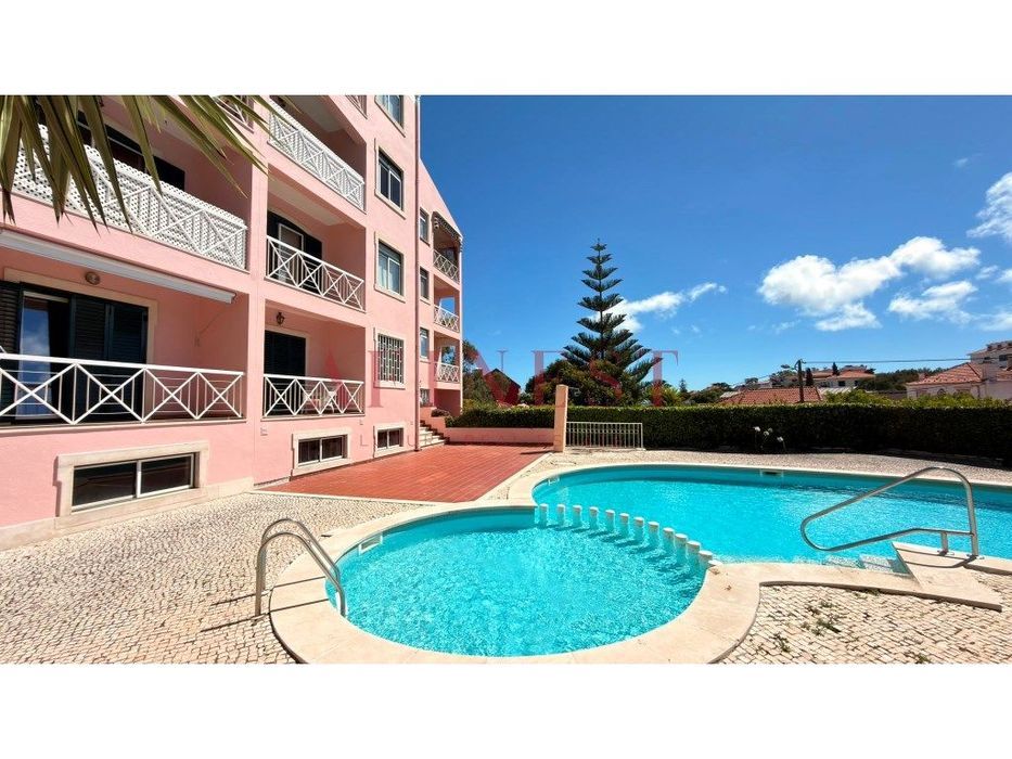 T2 Totalmente Remodelado | Condomínio Com Piscina | Monte Do Estoril