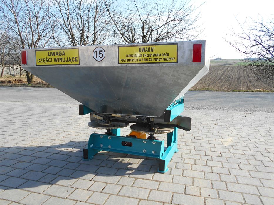 Rozsiewacz nawozów 600 - 1200l HYDRAULICZNY malowany/ocynk OD RĘKI