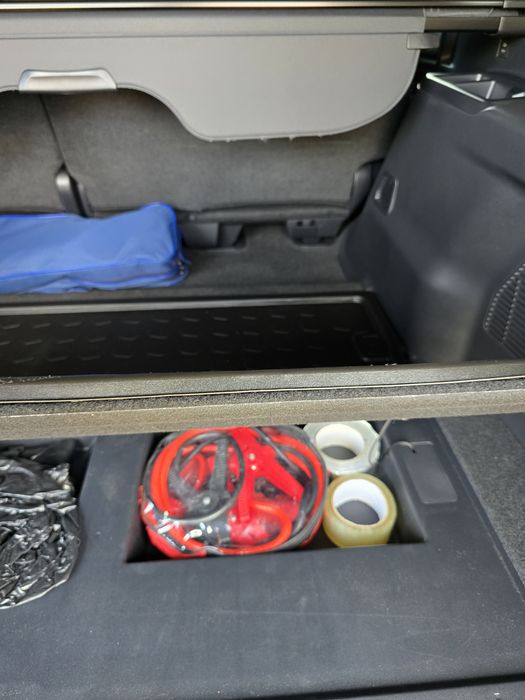 Продам оригинальный коврик в багажник,Toyota Land Cruiser Prado 250