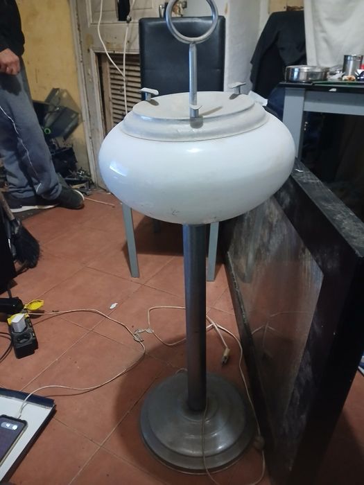 Candeeiro antigo em bom estado