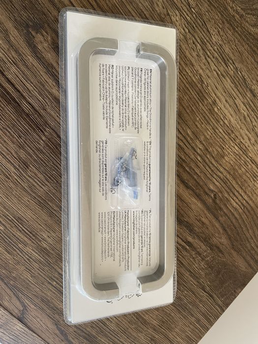 Uchwyty meblowe w kształcie litery D.