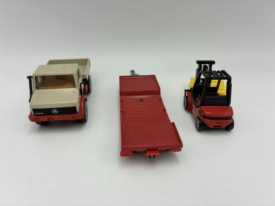 Siku skala 1:55 model 2522 Mercedes Benz Unimog z wózkiem widłowym linde
