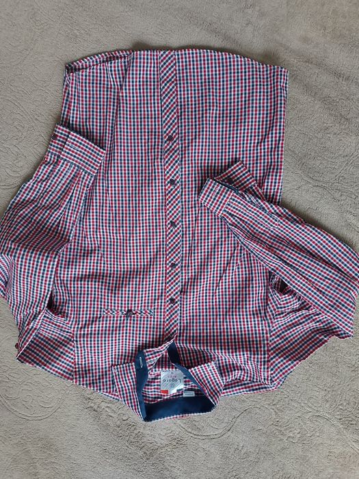 Продам рубашки на хлопчика 10-12 років