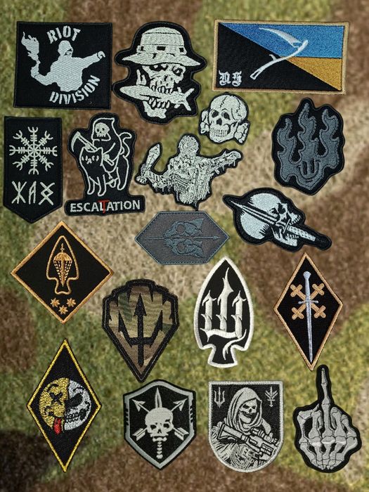 Шеврони, Патчі , нашивки