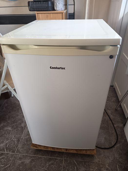 Semi-novo Frigorífico compacto da marca Confortec.