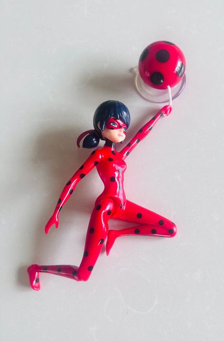 Підвісна лялька “Дивовижна Леді Баг”