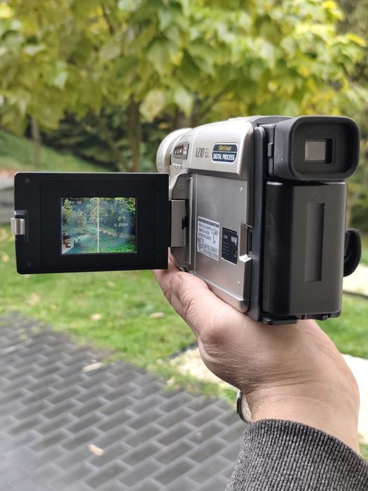 Kamera VHS-C Panasonic NV-VZ10 Retro Y2K | Zestaw: Kasety, Pilot, Zasilacz, Torba