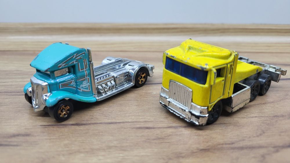 Hot Wheels resoraki zestaw dwie ciężarówki