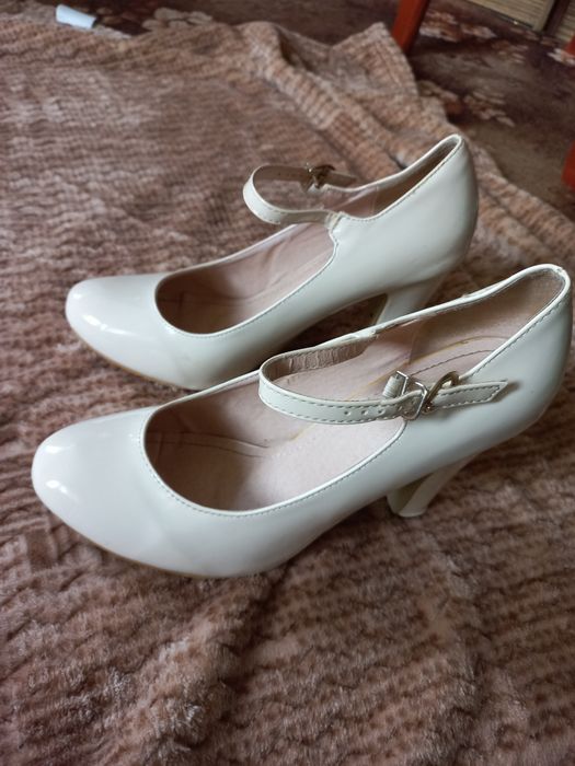 Туфлі жіночі    .