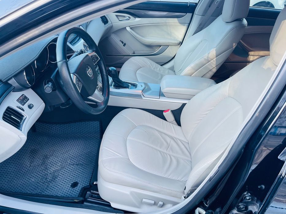 CADILLAC CTS отличное состояние