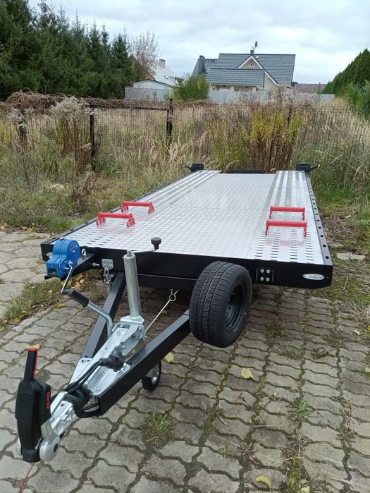 Wynajem nowej przyczepy lawety 2700DMC