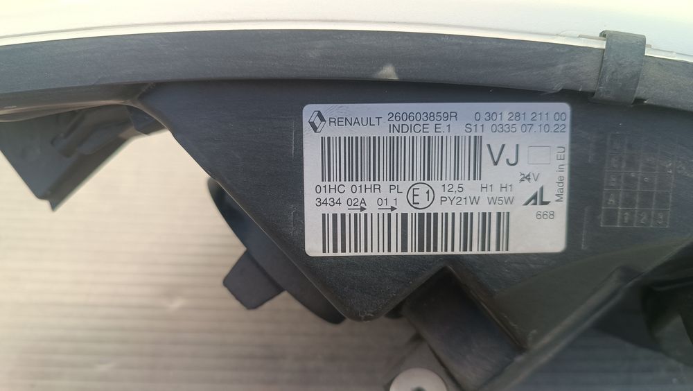 Vendo farol esquerdo de Renault Captur j5 ano 2013