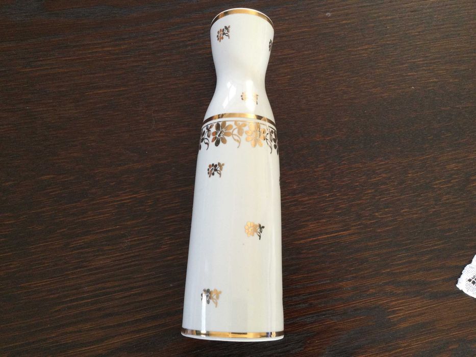 Chodzież piękny porcelanowy wazon