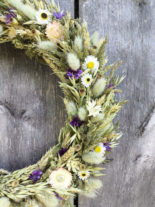 Натуральний віночок з сушених трав і квітів на двері/стіну