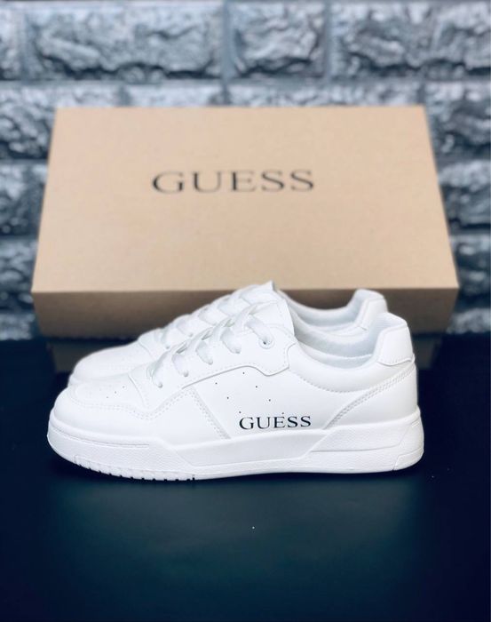 Топ продаж ! Белые женские кеды Guess/ кожаные красовки guess весенние