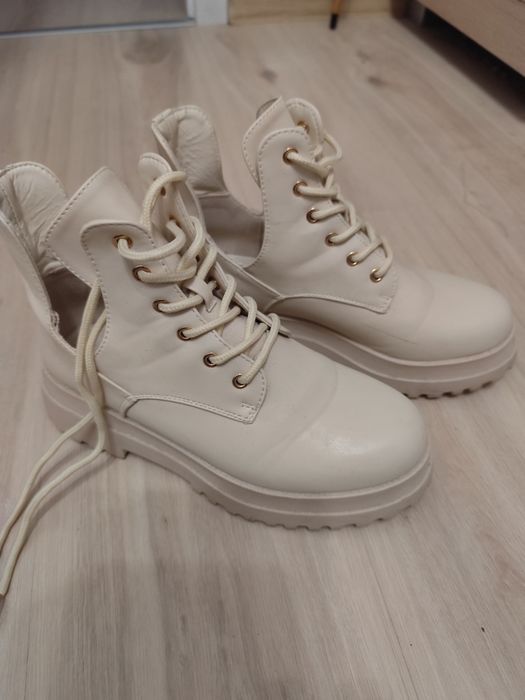 Buty damskie trapery