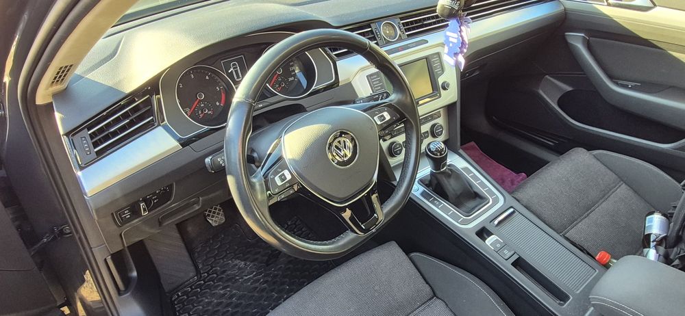 Sprzedam.  Zamienię.  Passat B8 2.0TDI 150KM.  Hak.