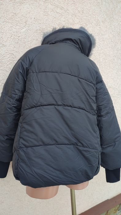 Жіноча демісезонна куртка.