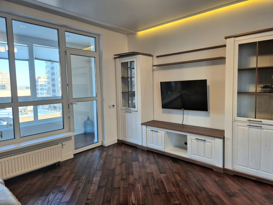 Оренда 2к.к-ра 80,2м2 Варшавський/Варшавский.Євроремонт.Генератор