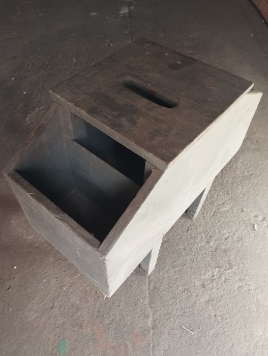 Стул-коробка для инструмента