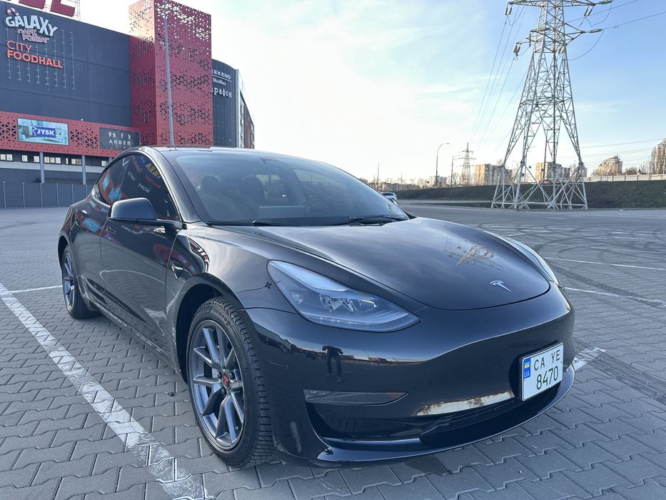 тесла 3 2022 рік