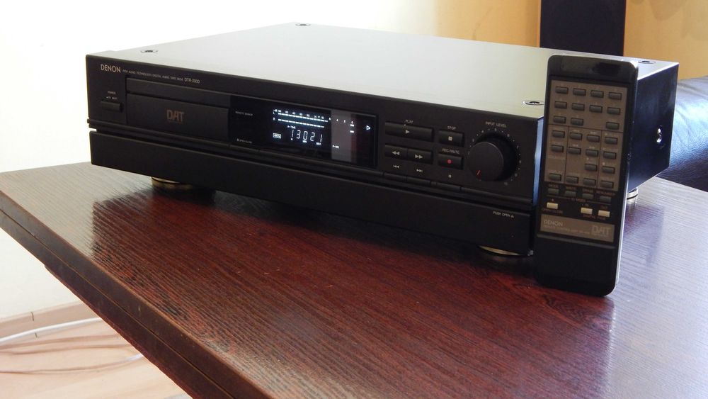 Denon DTR-2000 magnetofon cyfrowy DAT