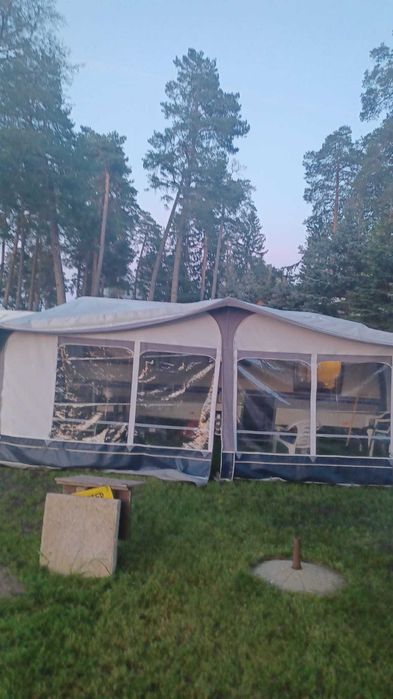 Przedsionek do przyczepy kempingowej