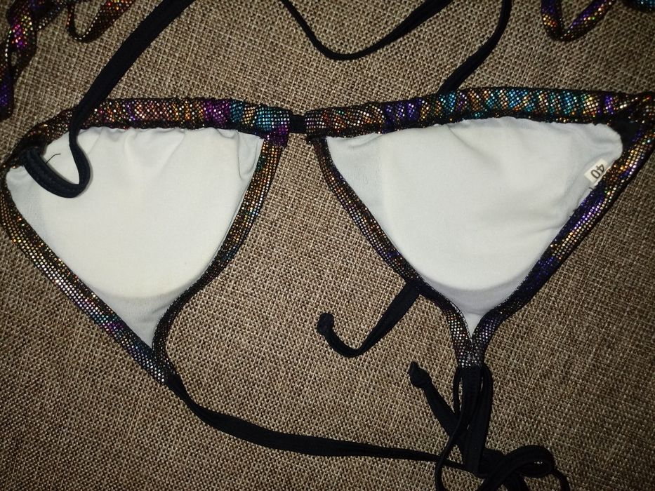 Bikini mieniące wiązane