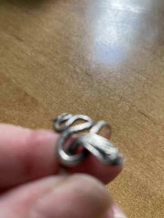 Продам колечко  серебряное