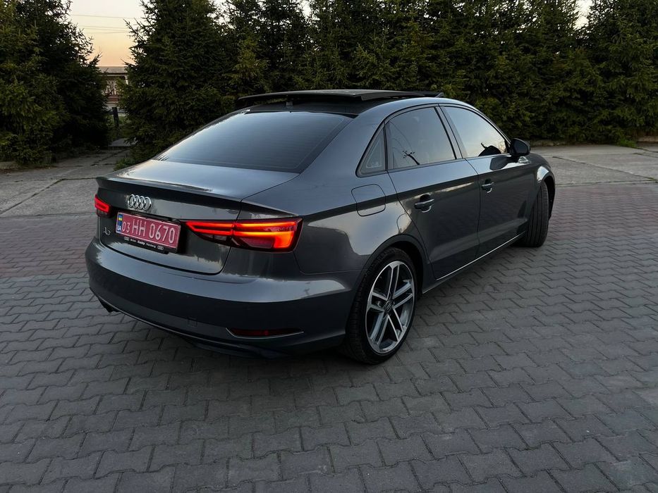 Audi A3  2020 року