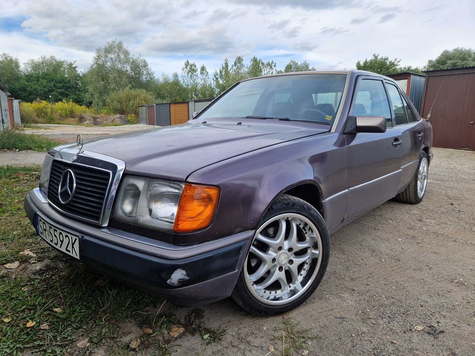 Mercedes-Benz W124