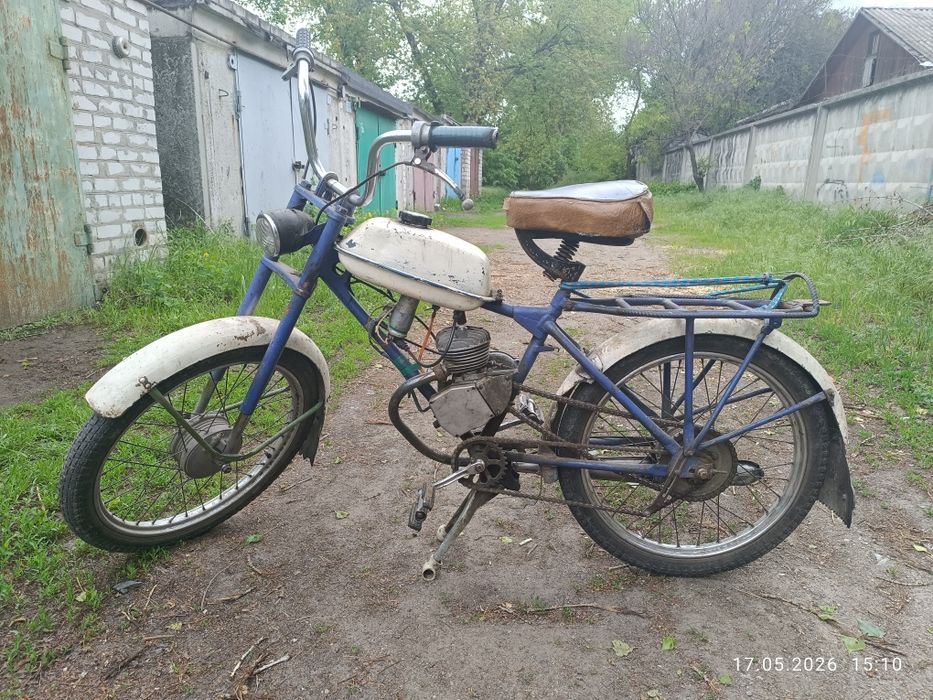 Продам мопед Рига-13 +ще один двигун і купа запчастин ,працює як годинник