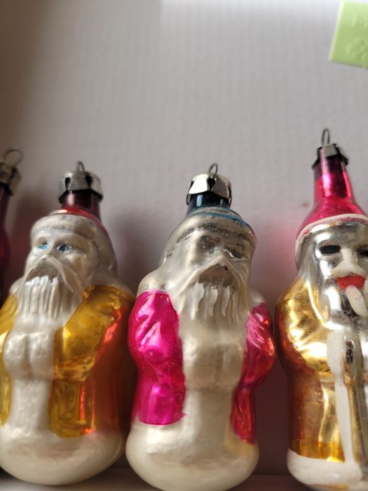 Zestaw szklanych bombek mikołajów prl