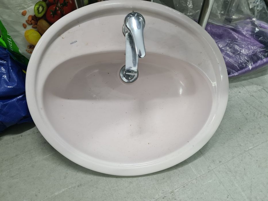 Lavatório rosa claro