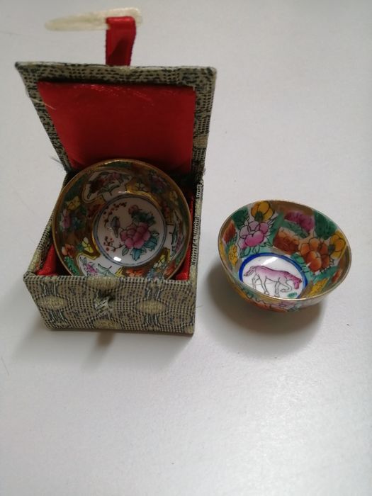 Mini taças de porcelana