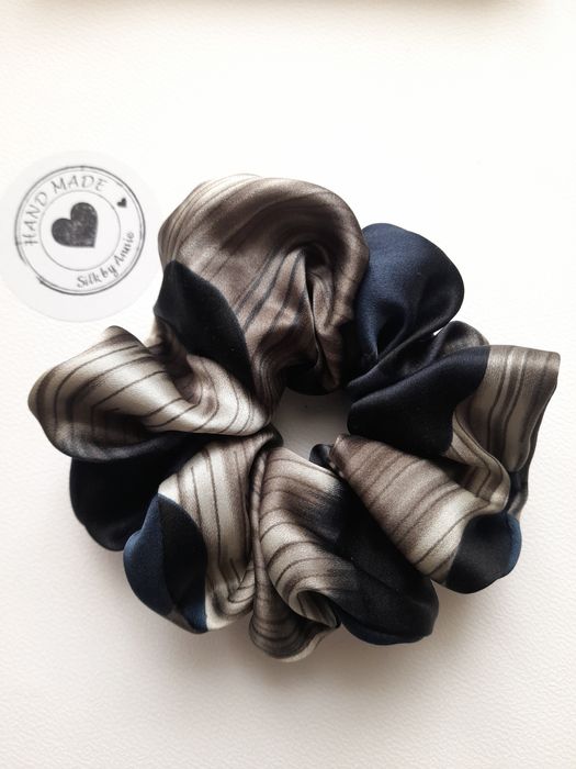 Jedwabna gumka scrunchie do włosów