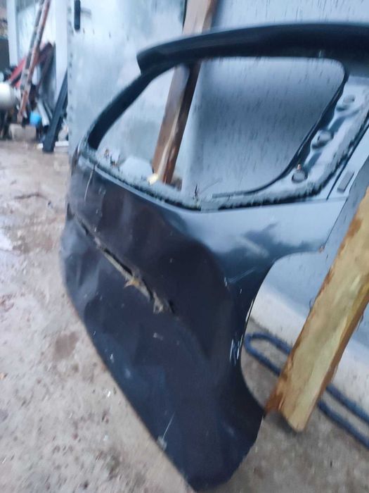 Фара Mitsubishi Outlander