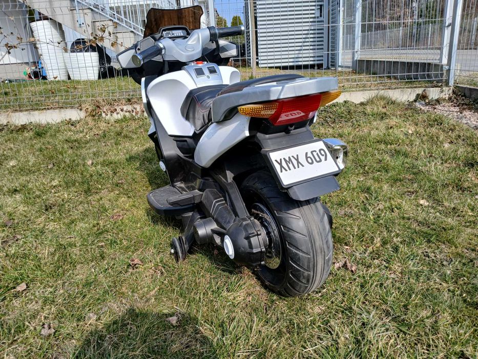 Motorek na akumulator