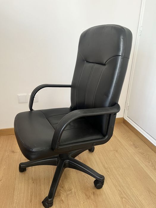 Cadeira de escritório ergonómica