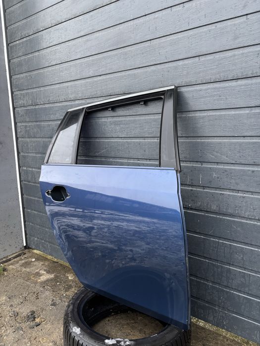 Задня Права Дверка БМВ Е61 Задні Праві Двері BMW Універсал Турінг Синя