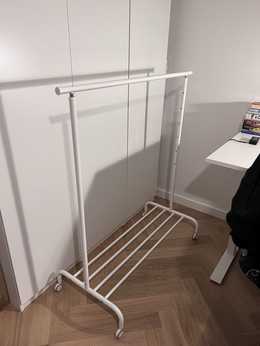 Ikea Rigga wieszak na ubrania używany, bialy
