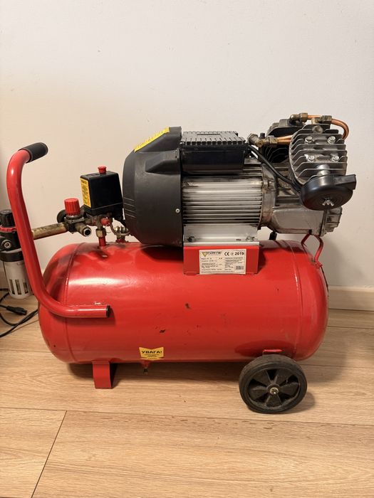 Продам компрессор воздушный FORTE VFL-50