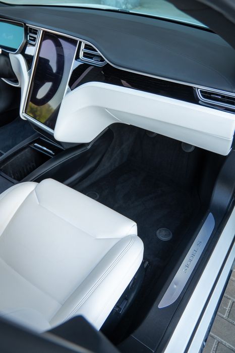 Продам Tesla Model S