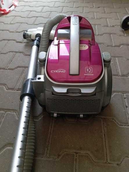 Odkurzacz bezworkowy LG 1200 W