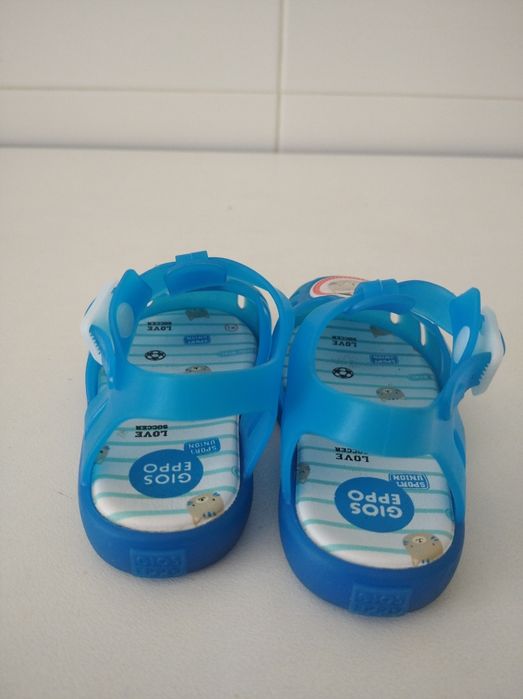 Sandálias da marca Gioseppo tamanho 20