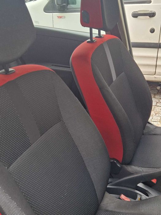 Vendo Renault Clio Rip Curl, em bom estado geral.